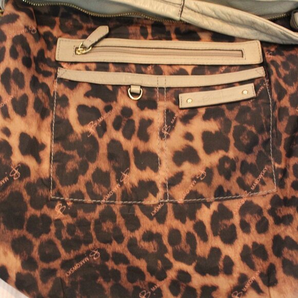 B. Makowsky Leather Shoulder Bag Beige w/gold hardware - Picture 14 of 16